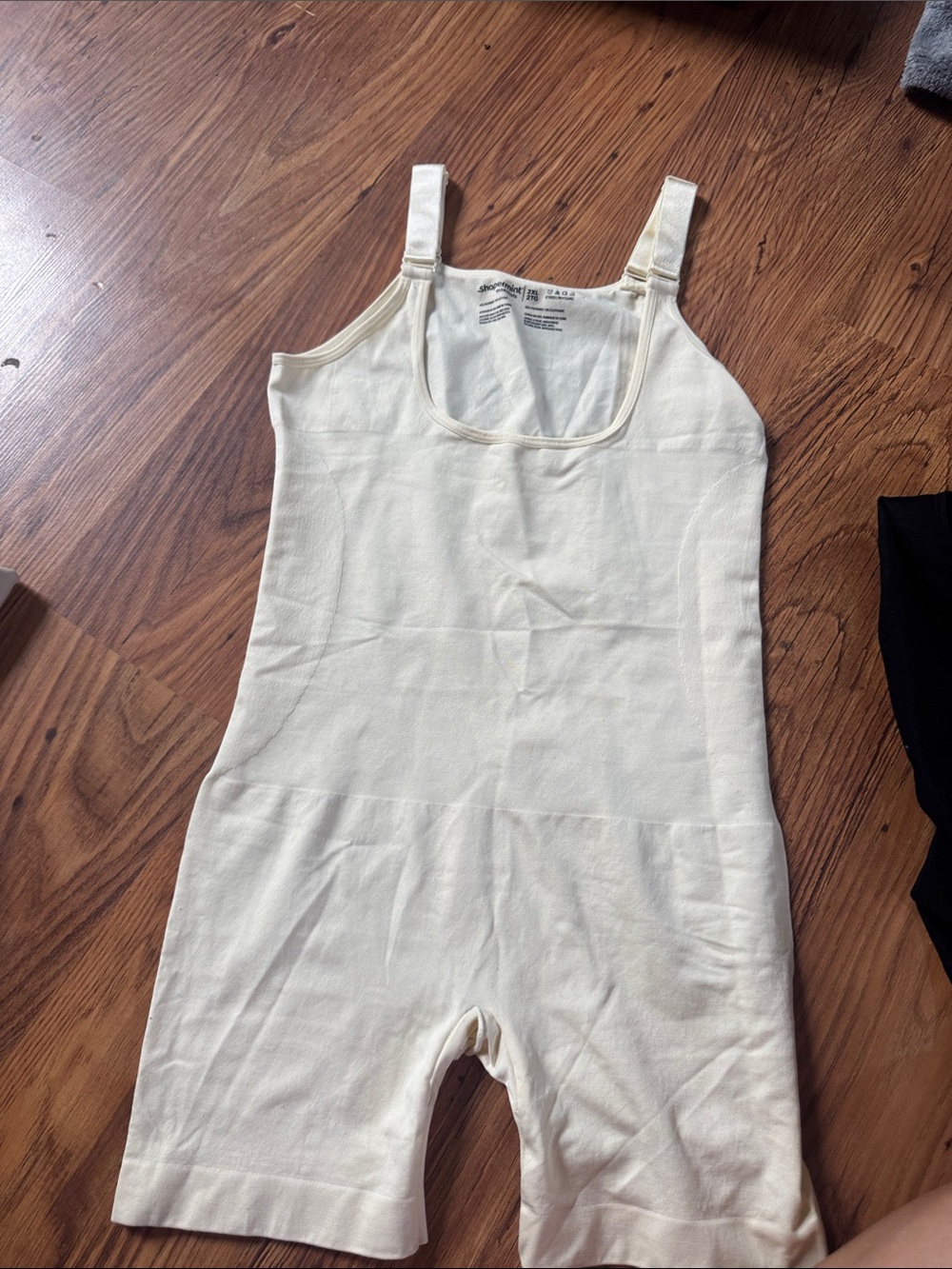 Cream shaper suit